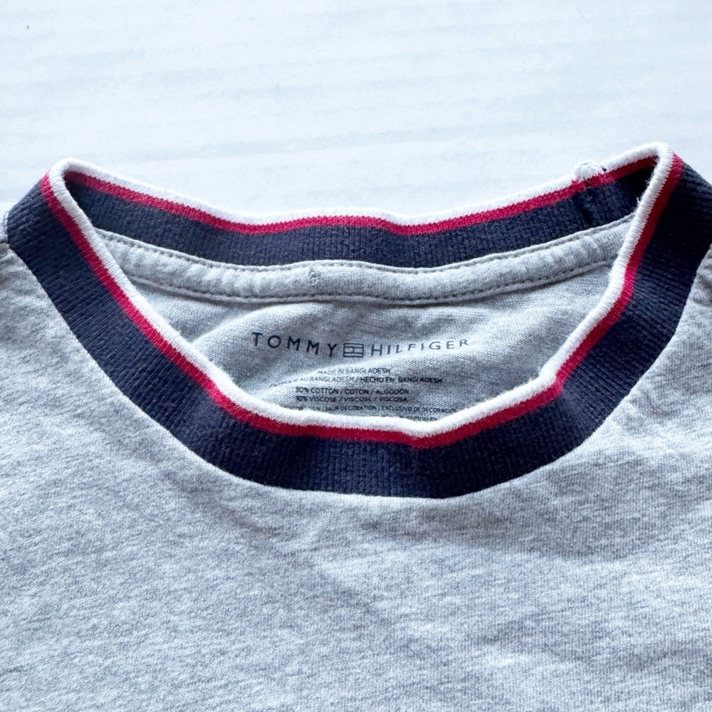 Lacoste Boy’s Ultra Dry Sports T-shirt and
Tommy Hilfiger T-Shirt in Grey - Picture 3 of 16